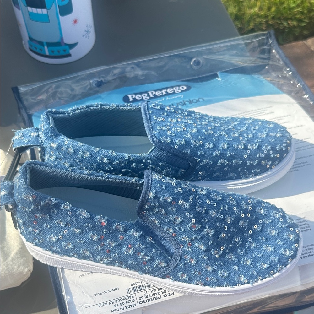 NEW Rouge Helium ladies Sparkly Blue Slip-On Sneakers - Picture 3 of 3